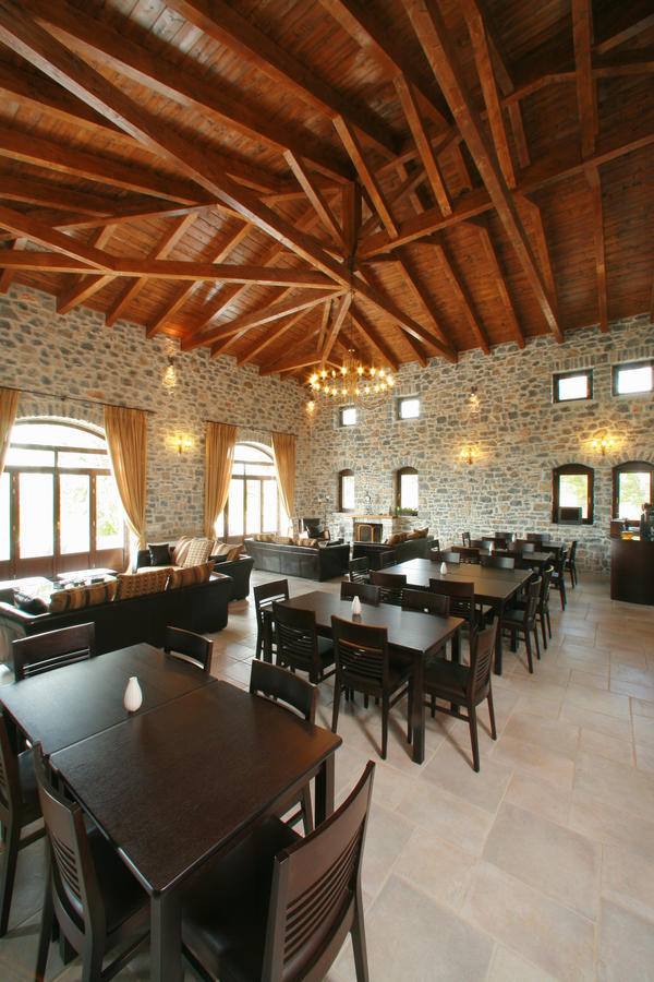 Hôtel Arhontiko Parnona à Karyes Extérieur photo