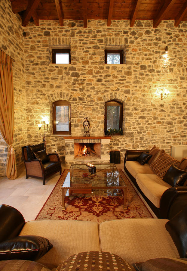 Hôtel Arhontiko Parnona à Karyes Extérieur photo