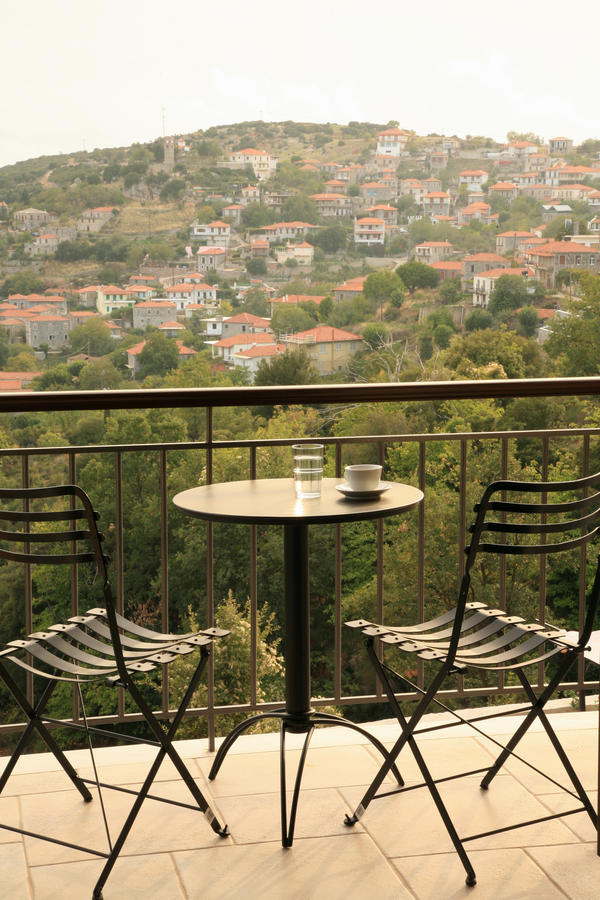 Hôtel Arhontiko Parnona à Karyes Extérieur photo
