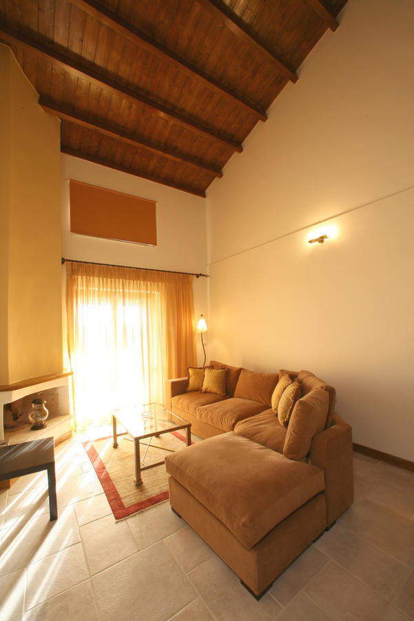 Hôtel Arhontiko Parnona à Karyes Chambre photo