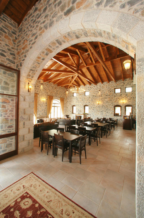 Hôtel Arhontiko Parnona à Karyes Extérieur photo