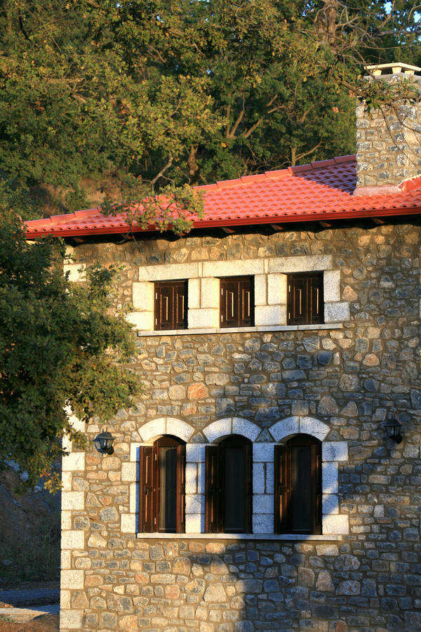 Hôtel Arhontiko Parnona à Karyes Extérieur photo