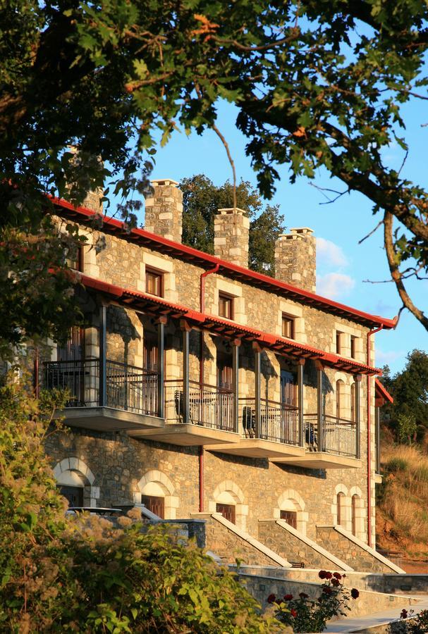 Hôtel Arhontiko Parnona à Karyes Extérieur photo